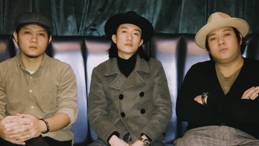 鲜花 (Live) (Live) - 回春丹乐队